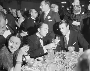Mrs.Peter De Rees, William Powell, and Gary Cooper