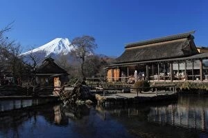 Images Dated 8th January 2011: Mt. Fuji and Oshino Hakkai