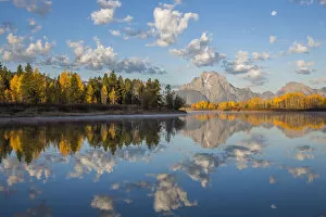 Images Dated 29th September 2015: Mt. Moran reflecting in Snake River in autumn, Grand Teton National Park, Wyoming, USA