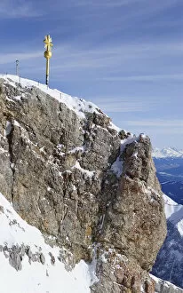 Images Dated 2nd March 2010: Mt. Zugspitze, 2962m, with its summer cross restored in 2009, Wettersteingebirge mountains