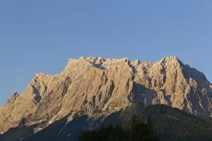 Images Dated 16th July 2013: Mt Zugspitze and Mt Schneefernerkopf, Wetterstein Range, from Ehrwald, Tyrol, Austria