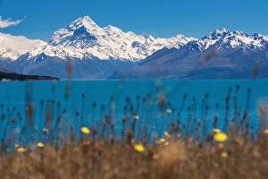 Mt.Cook and the southern alps with lake Pukaki in the foreground