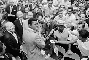 Muhammad Ali Annoucning Fight