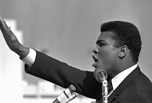 Muhammad Ali Emphasizing his Speech