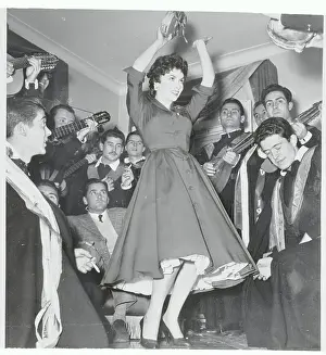 Musical Gina Lollabrigida Dancing in Swirling Fashion
