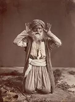 Muslim Prints: Muslim Man Poses in Prayer