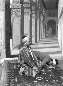 Muslim Prints: Muslim Men Posing in Prayer