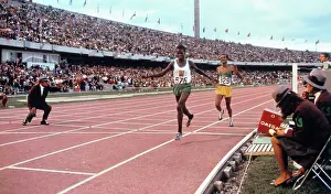 Naftali Temu Winning the 10, 000 Meter Run