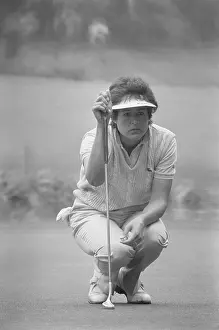 Nancy Lopez Lining up a Putt