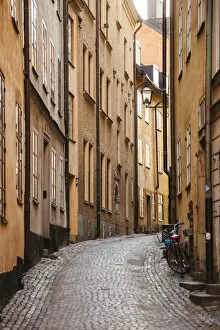 Scandinavia Collection: Narrow streets in Gamla Stan (Old Town) in Stockholm, Sweden