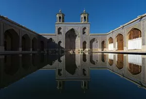 Images Dated 25th September 2016: Nasir Al-Mulk Mosque, Shiraz, Iran