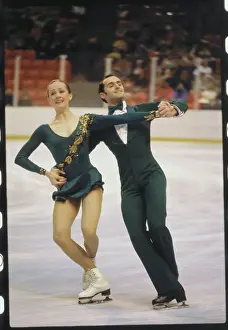 Natalia Linichuk and Gennadi Karponosov Skating in Arena