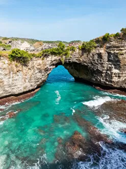 Images Dated 31st August 2019: Natural arch, Broken beach, Nusa Penida, Bali, Indonesia