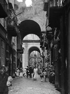 Images Dated 27th June 2006: Neapolitan Street Scene