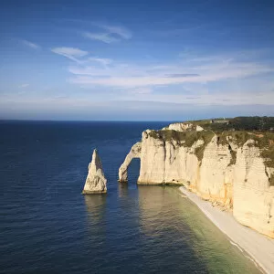 Images Dated 26th July 2011: The Needle and the Aval Arch, Etretat, Normandy, France