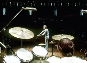Neil Diamond Performing