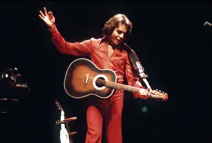 Neil Diamond Performing