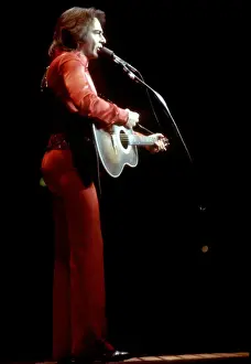 Neil Diamond Performing