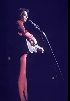 Neil Diamond Performing