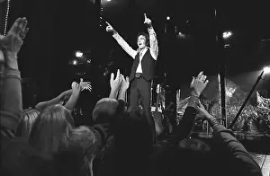 Neil Diamond Performing