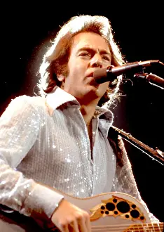 Neil Diamond Performing