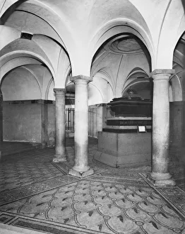 Images Dated 19th April 2010: Nelsons Tomb