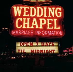 Images Dated 14th September 2005: Neon Wedding Chapel Sign in Las Vegas, USA