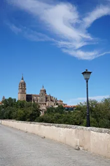 Images Dated 25th July 2015: New Cathedral of Salamanca, Impressive clouds, Salamanca, Spain