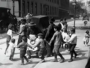 New York Children and Organ Grinder