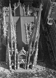 Images Dated 19th July 2005: New York City, St. Patricks Cathedral