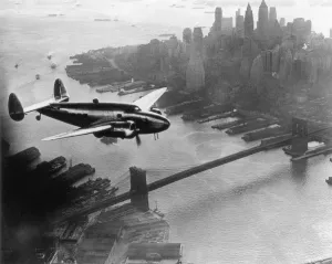 Images Dated 16th April 2018: New York Fly-By