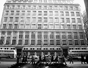 5th Avenue Prints: New York's Saks Fifth Avenue