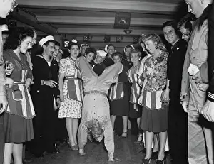 Huty30660 Prints: New York's Stage Door Canteen