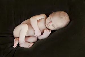 Images Dated 29th January 2011: Newborn baby, 3 weeks, sleeping