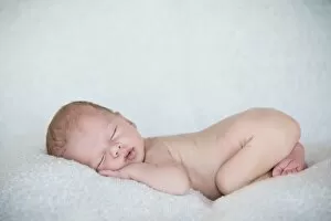 Images Dated 29th January 2011: Newborn baby, 3 weeks, sleeping