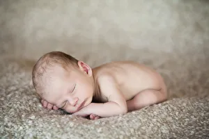 Images Dated 29th January 2011: Newborn baby, 3 weeks, sleeping