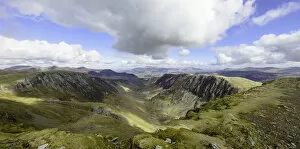 Images Dated 25th March 2015: Newlands valley from Dale Head