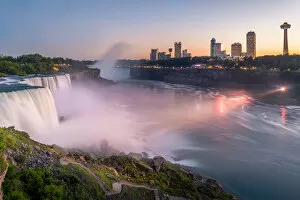 Images Dated 23rd June 2016: Niagara Falls at night