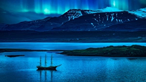 Images Dated 3rd March 2016: Night cruise with northern light