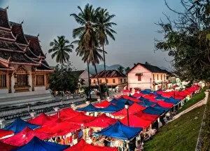 Images Dated 10th February 2016: Night market in Luang Prabang, Laos, Asia