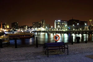 Bright Gallery: Night scene, Albert dock, Liverpool waterfront, UK