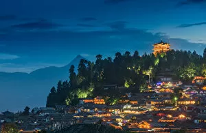 Lijiang Gallery: Night view of Lijiang - Old town