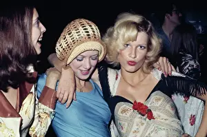 Huty27105 Prints: Nightclubbing