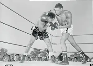 Nino Valdes and Archie Moore Fighting