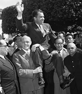Antigua Prints: Nixon in Latin America