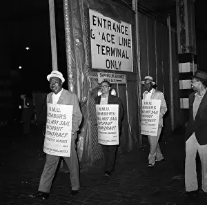 NMU Members Picket Ship Terminal
