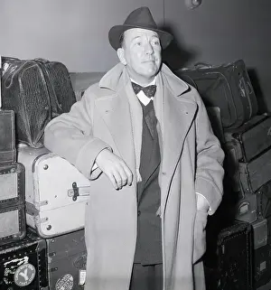 Noel Coward, Actor Arrives On Queen Mary