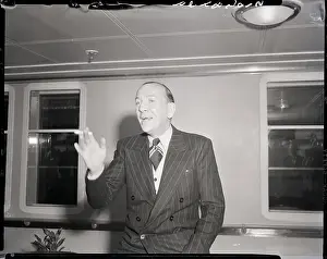 Interview Prints: Noel Coward Talks, Gestures