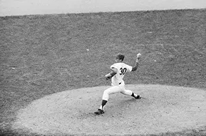 Nolan Ryan Pitching