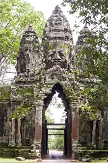 Images Dated 17th July 2006: North gate of Angkor Thom